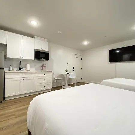 Tropical Springs Studio Apartment Two Queen Beds Galveston Exterior photo